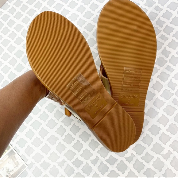 NIB Soludos Slotted Thong Sandal Metallic Platinum - Picture 11 of 14